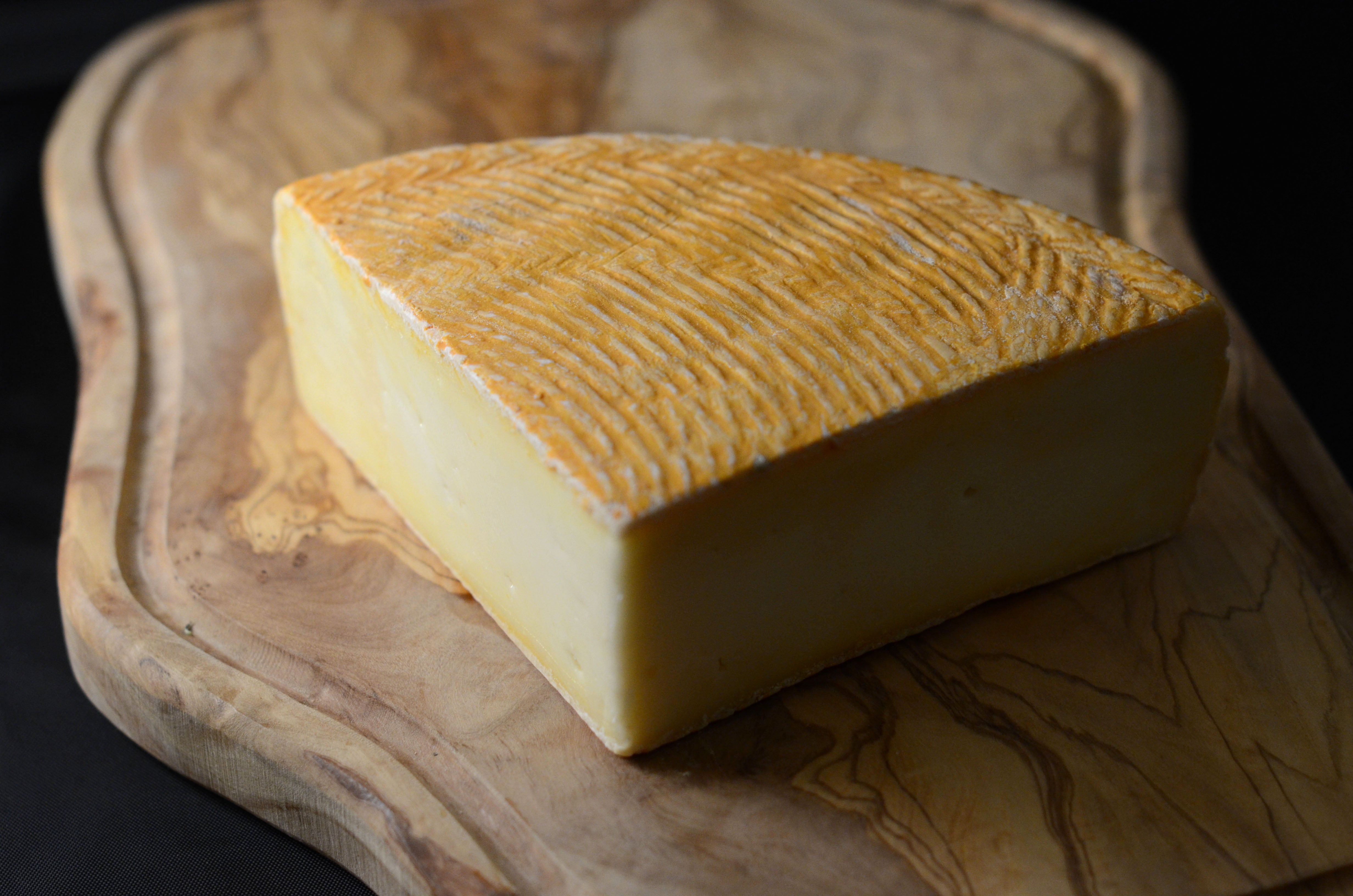 東京セミハードチーズ1/4ホール単品(900g) | CHEESE STAND（チーズ